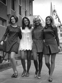 Как выглядели студентки 1 курса раньше и сейчас