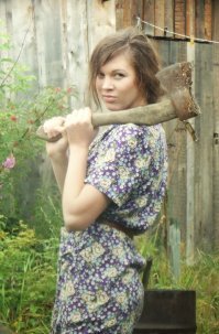 Соблазнят и обезоружат: британских футболистов предупреждают об опасных русских девушках