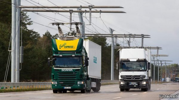 В Швеции открыли первую дорогу, которая заряжает электромобили на ходу
