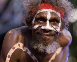 но на самом деле она - австралийка.(С) Кто бы сомневался.