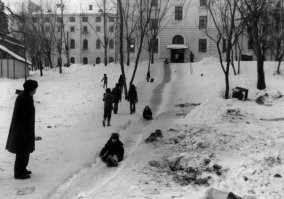 Ледяная горка в Измайлово. Москва, 1977
