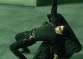 Киану Ривз уворачивается от пуль