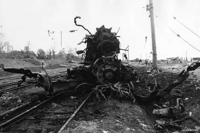 Взрыв поезда в Арзамасе.
4 июня 1988 года в 09:32 железнодорожный состав, в котором находились 3 вагона со 120 тоннами взрывчатки, предназначенной для горных и других предприятий
По официальным данным погиб 91 человек, пострадали 1500 человек. Было разрушено 250 метров железнодорожного полотна, повреждён железнодорожный вокзал, разрушены электроподстанция, линии электропередач, повреждён газопровод