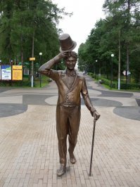 Памятник Георгию Вицину в Зеленогорске.