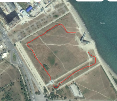 Справедливости ради, стоит сказать, что в месте высадки десанта мергилевых пластов нет совсем. Сплошные осадочные породы, хоть и жесткие. А вот что есть, так это остатки крепостного рва старой турецкой крепости Суджук Кале глубиной метров в 5-7 в виде огромного четырехугольника, что несомненно было учтено Куниковым при планировании места высадки десанта, как укрытие.