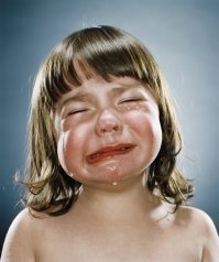 Анекдот:
Мне трудно пробиваться сквозь стену непонимания. Я как брошенный цветок
под колесами реальности. Я разочаровалась в любви и дружбе, и вкусила
горечь предательства. Я холостой патрон в обойме жизни.   Помогите!!!  
Катя, 5 лет