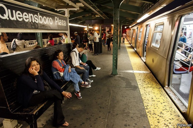 Нью-Йоркское метро страшнее смотрится.