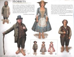 А вы попробуйте найти такую обувь! Вот босиком и проще. :) 

Ну хоббит девушка и что теперь?