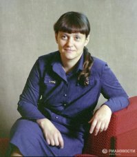 Дважды Герой Советского Союза (1982, 1984). Лётчик-космонавт СССР (1982). Заслуженный мастер спорта СССР (1970). Кандидат технических наук. Четырежды мировая рекордсменка.
Лётчик-испытатель Светлана Евгеньевна Савицкая