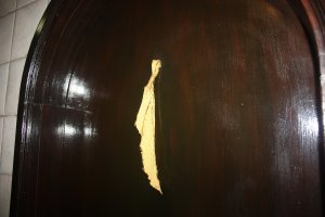 Туалет в Лиссабонском ресторанчике. Там офигенный портвейн и живая музыка Фадо.