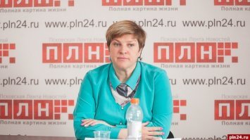 Наталья Соколова, с такой рожей о подростковом сексе постоянно думать - это маразм.
Проблема не в самом сексе. Проблема в том, что государство пытается контролировать половую жизнь. И путает возрастные понятия и по любви. Нет ничего плохого в подростковом сексе. У 80% он был до 18 лет. Только у самых уж задротов его не было. Просто главное по любви. И я не вижу плохого в том что по любви. Гораздо хуже когда депутаты, омбудохрены, лезут в чужие трусы. Это имхо половое отклонение какое-то. Что их не беспокоит, как старперы с малолетками встречаются. Лезут к подросткам. Маразм.