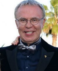 Про шикарную пятёрку Ларионова забыли упомянуть. Пятёрка Ларионова - первая пятёрка сборной СССР и клуба ЦСКА. В неё входили Владимир Крутов, Игорь Ларионов, Сергей Макаров, Вячеслав Фетисов и Алексей Касатонов. 
И ещё, бросилось в глаза. Вячеслав Фетисов и Скотт Стивенс - два легендарных защитника, лидеры и капитаны своих команд. Какое-то неуловимое сходство проскальзывает между ними на фотографиях, где им уже перевалило за полтинник.