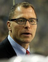 Про шикарную пятёрку Ларионова забыли упомянуть. Пятёрка Ларионова - первая пятёрка сборной СССР и клуба ЦСКА. В неё входили Владимир Крутов, Игорь Ларионов, Сергей Макаров, Вячеслав Фетисов и Алексей Касатонов. 
И ещё, бросилось в глаза. Вячеслав Фетисов и Скотт Стивенс - два легендарных защитника, лидеры и капитаны своих команд. Какое-то неуловимое сходство проскальзывает между ними на фотографиях, где им уже перевалило за полтинник.