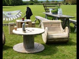 Вот эта тема гораздо круче. Разумеется, это незаконно. ;)