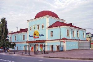 Старый кукольный в здании церкви