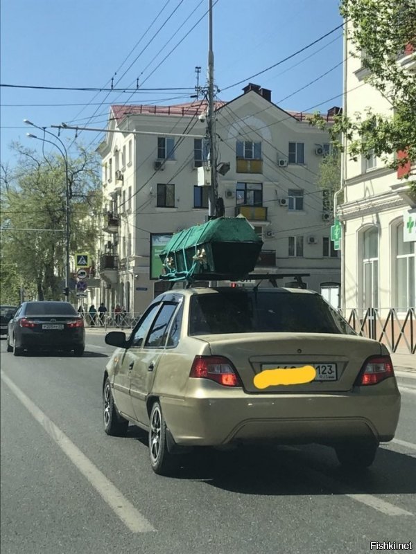 И это не экономия. 7 лет назад именно так я транспортировал гроб из магазина ритуальных услуг.Сейчас намного проще со всякими службами.