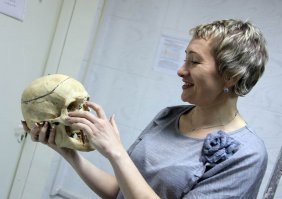 Ну за что ты решил утопить бедного черепУшку Йорика ?