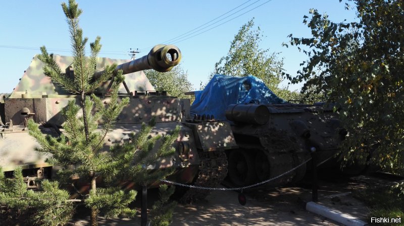 У соседа на даче Т-34, Федя, а во дворе Штуг и ПэЗэшка )