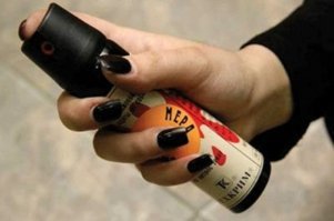 Тогда и с газовым баллончиком поговори, хамло