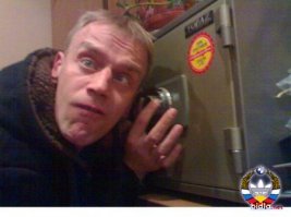 с фонендоскопом но не доктор(загадка)