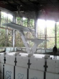 Граффити в градирне - система для охлаждения воды.