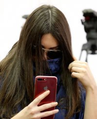 ах вот она как выглядит , мара багдасарян!
я её только такую видел: