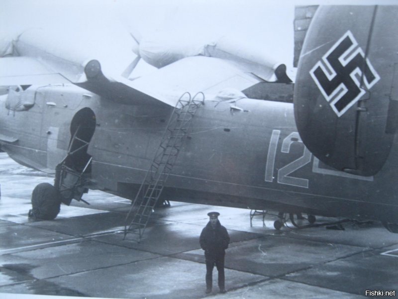 Этот Бе-12 с нашего аэродрома тоже чувствовал, изображал фашиста