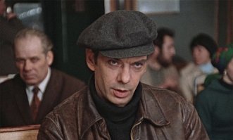 А ботиночки у полицейского какие то не очень
