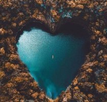 а природа каким боком, кроме пары- тройки фоток?