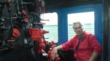 Как-то там было не уютно, я даже в купе-клетку не зашёл - не хорошо там. А музей там классный, во всё что разрешалось залезать - залезал и фоткал (кроме ЗК-вагона).