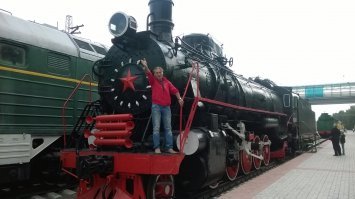 Как-то там было не уютно, я даже в купе-клетку не зашёл - не хорошо там. А музей там классный, во всё что разрешалось залезать - залезал и фоткал (кроме ЗК-вагона).