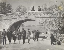 Севастополь, драконий мостик. На заднем плане - Константиновская батарея.