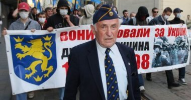Ну вам там на Украине виднее. 
Слушайте, а знаете что большинство россиян не знают как зовут генпрокурора Украины (и там вообще ген.прокурор или бургомистр, там или еще какой нибудь штурмбанфюрер), и кто там премьер министр....

А вот украинцы - все как один знакомы с российскими политическими реалиями. А почему? Тоскуют по нормальной стране?
Заколебали клоуны которые правят украиной?