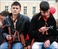 Проблема вмнаполняемости контента, ну с десяток я наберу историй от ветеранов и тружеников тыла об их вкладе в победу и все, ресурс встанет? А зачем тогда его создавать? Вот по этому я и ищу единомышленников для ращвития и наполнения, если из посетителей ресурса этоинужно двум-трем то и заморачиватся не стоит. Почитайте коментарии в основнов идет обливание дерьмом и унылое предложение ты сделай, а мы потом оценим, то есть пока из всех посетителей я не нашёл никого, кто захотел бы искренне увековечить память о ветеранах. Вернее есть люди но единицы, оснавная масса жаждет увлекательного чтива.
Видимо здесь большинство "истиных патриотов"