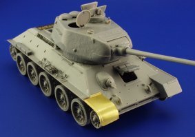 Судя по башне танк со сборной модели рисовали - четко нарисован  шов для склеивания 2-х половинок.