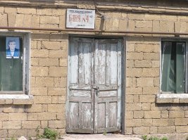 "Там некогда гулял и я,
Но вреден север для меня." 

фото - 2004 год.