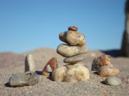 Там безветренно всё время, штоле?!
При малейшем ветерке всё это валится нафиг...