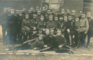 Вот эту коллаборационизкую сволочь он имеет введу, что помогала иностранным интервентам грабить и расчленять Россию. Начиная от таких мразей как чехословацкий корпус на службе Франции и заканчивая Гитлером.