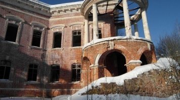 было бы хорошо...ОБЯЗАТЬ реставрацию знаменитых и( и не очень) усадеб,пока они не стерты с лица земли.
