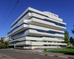 Dominion Tower (или Пересвет-Плаза)   бизнес-центр на юго-востоке Москвы в районе Дубровки. Единственное в Москве здание, построенное по проекту британского архитектора иракского происхождения, первой в мире женщины   обладательницы Притцкеровской премии Захи Хадид. Открытие здания состоялось в 2015 году.