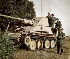 вот эта на базе чешского танка Т-35/37 и была уже "мардер-3" шасси танка никак не спутаешь, а французкое шасси определить можно по тележкам со сдвоенными каточками