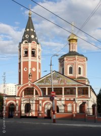 Ещё одна из достопримечательностей Саратова.
Колокольня кафедрального Собора имеет наклон почти как знаменитая башня из Пизы.
На данном фото реально завален горизонт. А склонённая в веках колокольня принята за вертикаль
Да слолб вообще не в системе координат, просто устал он.