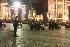 Угу, новейшие квадроциклы)))) В следующем году, шутят, на самокатах поедут...