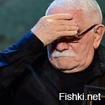 Видео: голый липчанин поплавал с рыбками в аквариуме супермаркета