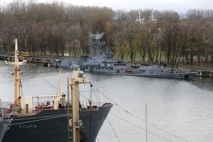 А вот так "Неукротимый" самоустранился((