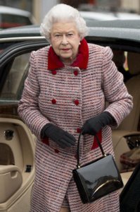 Вот это экспонат, а Т-34 это живой памятник.