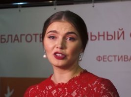 Ой, да ладно вам, запутенцы, вы же все не так поеяли, красавишна на переднем плане, а чудовище..... Эй, орлы, а вы вообще когда минусили что Путина за чудовище держали? А ну сознавайтесь!