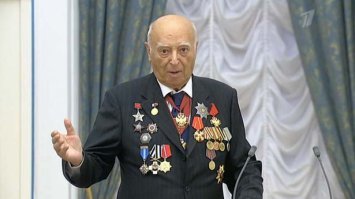 Наш любимый Карабас! С днем рождения! С Днем Победы!