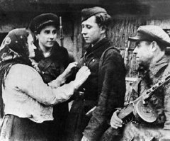 Сразу вспомнил картину Андрея Мыльникова "Прощание".