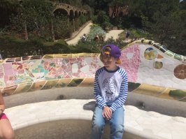 Гауди давно придумал, как использовать битую посуду